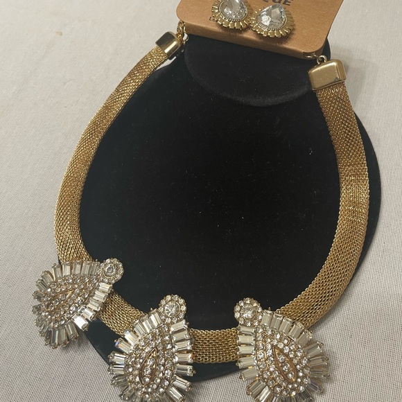 Teardrop crystal necklace set - Picture 5 of 8